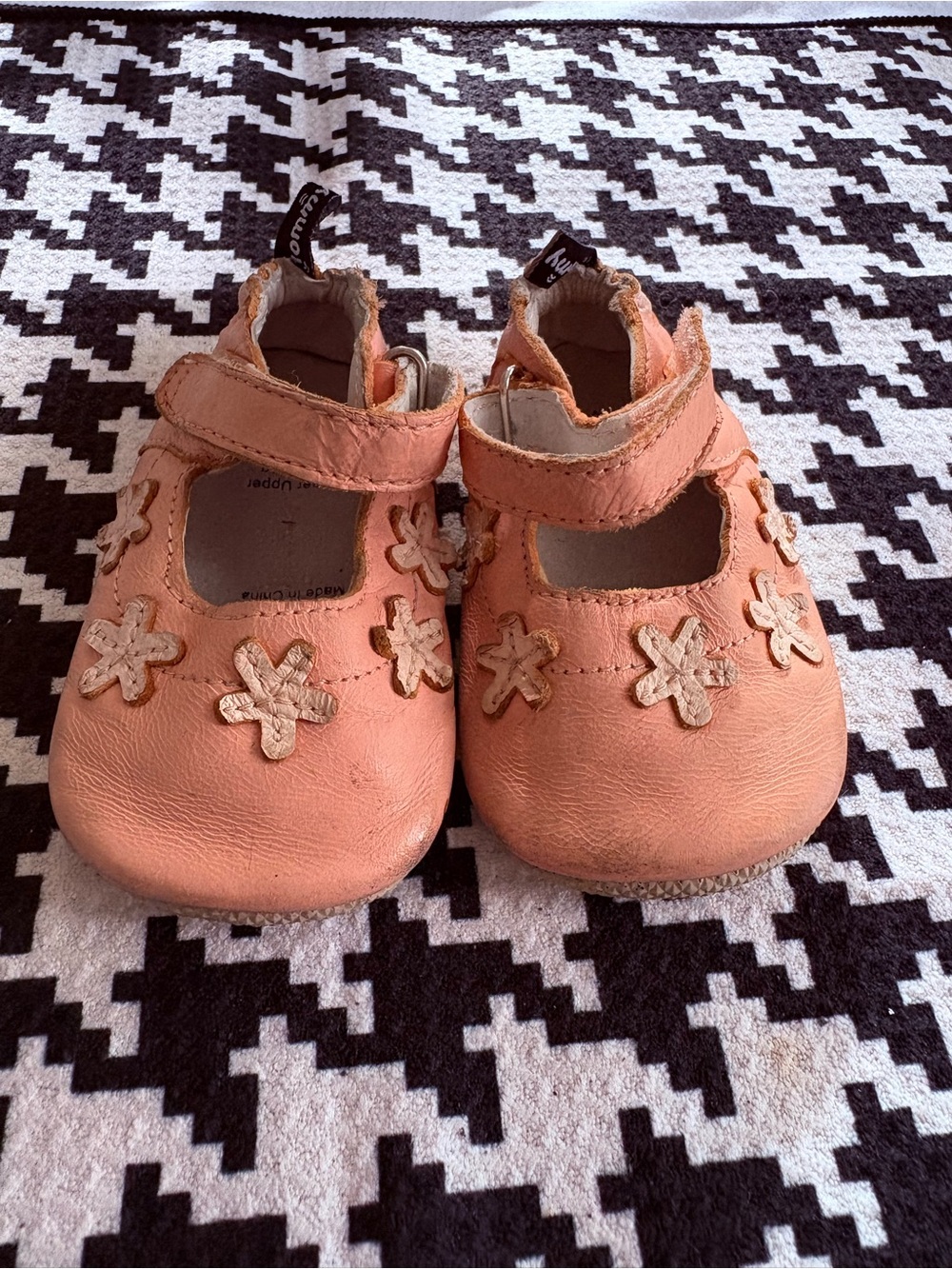pink leather soft-sole baby crib shoes by Tommy Tickle
